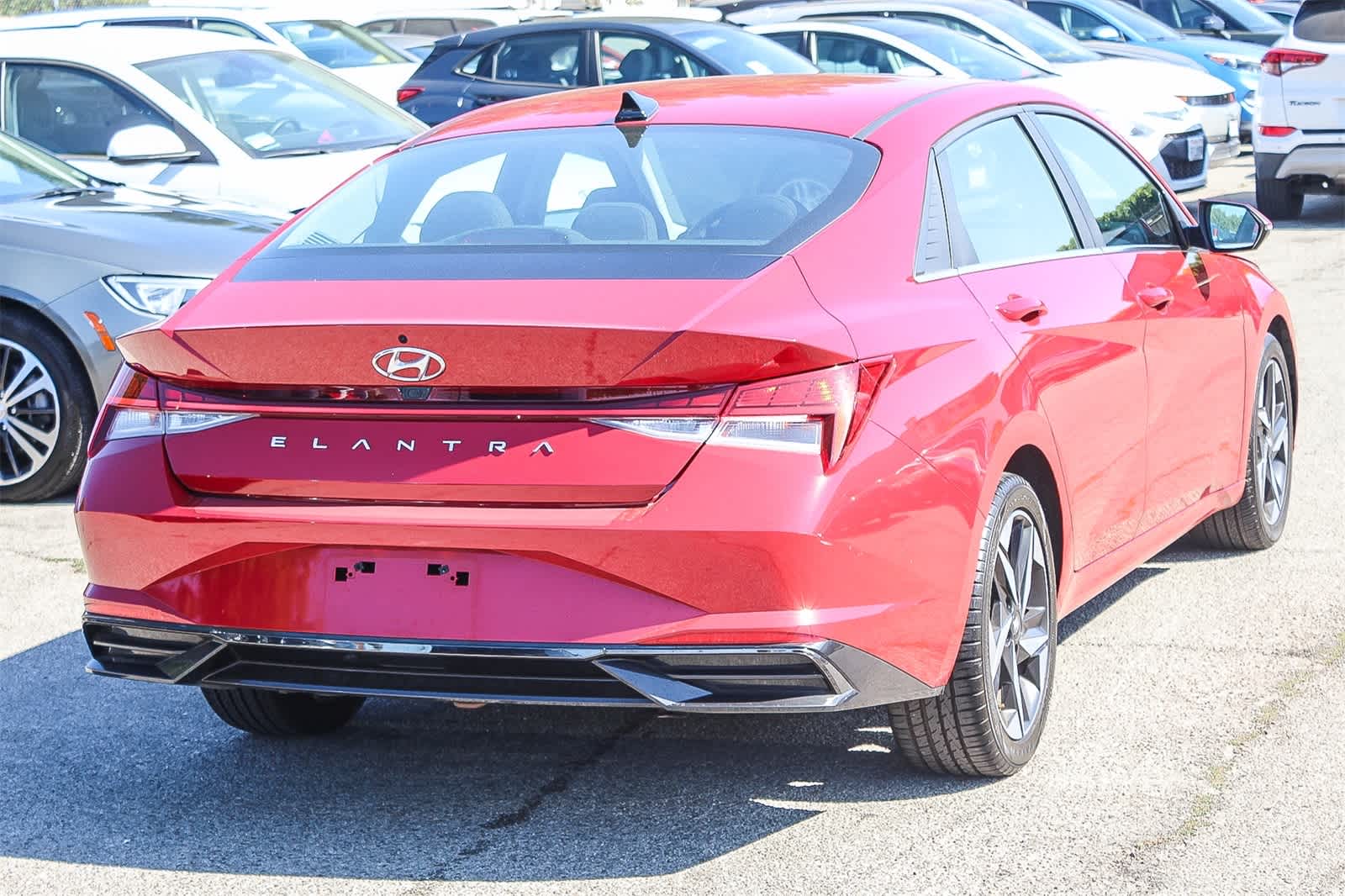 Thumbnail: 2022 Hyundai Elantra - 4