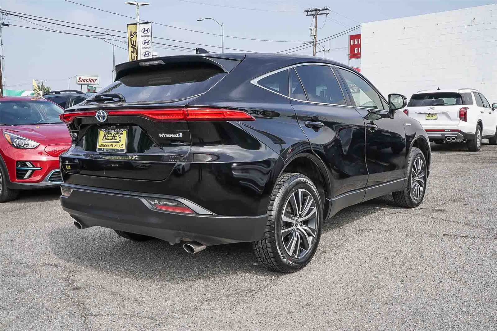 Thumbnail: 2021 Toyota Venza - 4