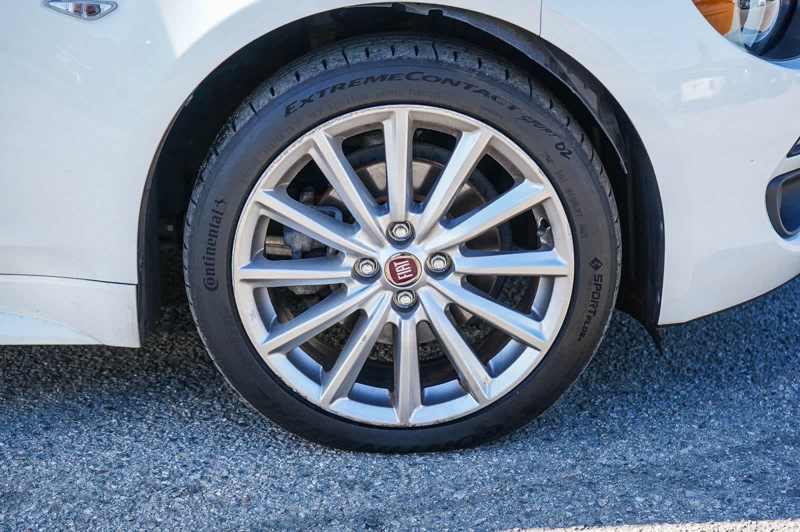 2020 Fiat 124 Spider Lusso photo 4