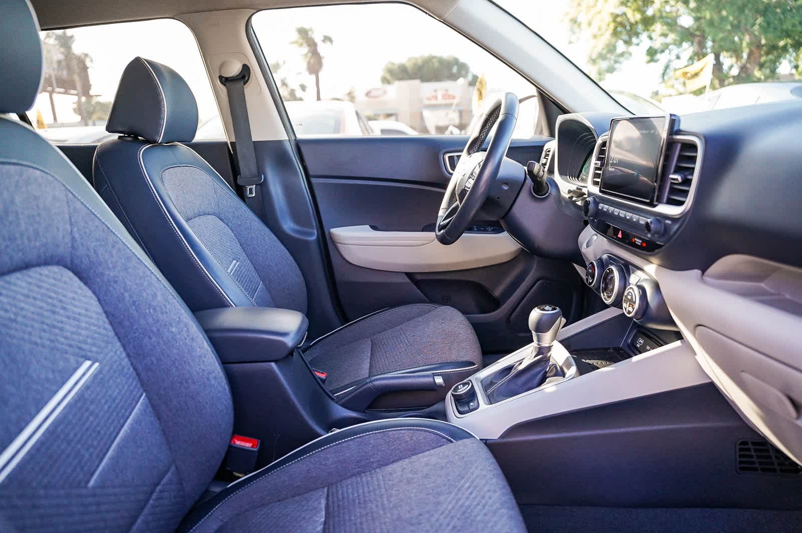 Thumbnail: 2023 Hyundai Venue - 16