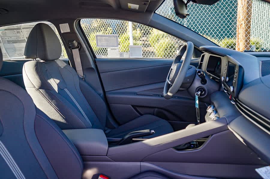 Thumbnail: 2025 Hyundai Elantra - 21