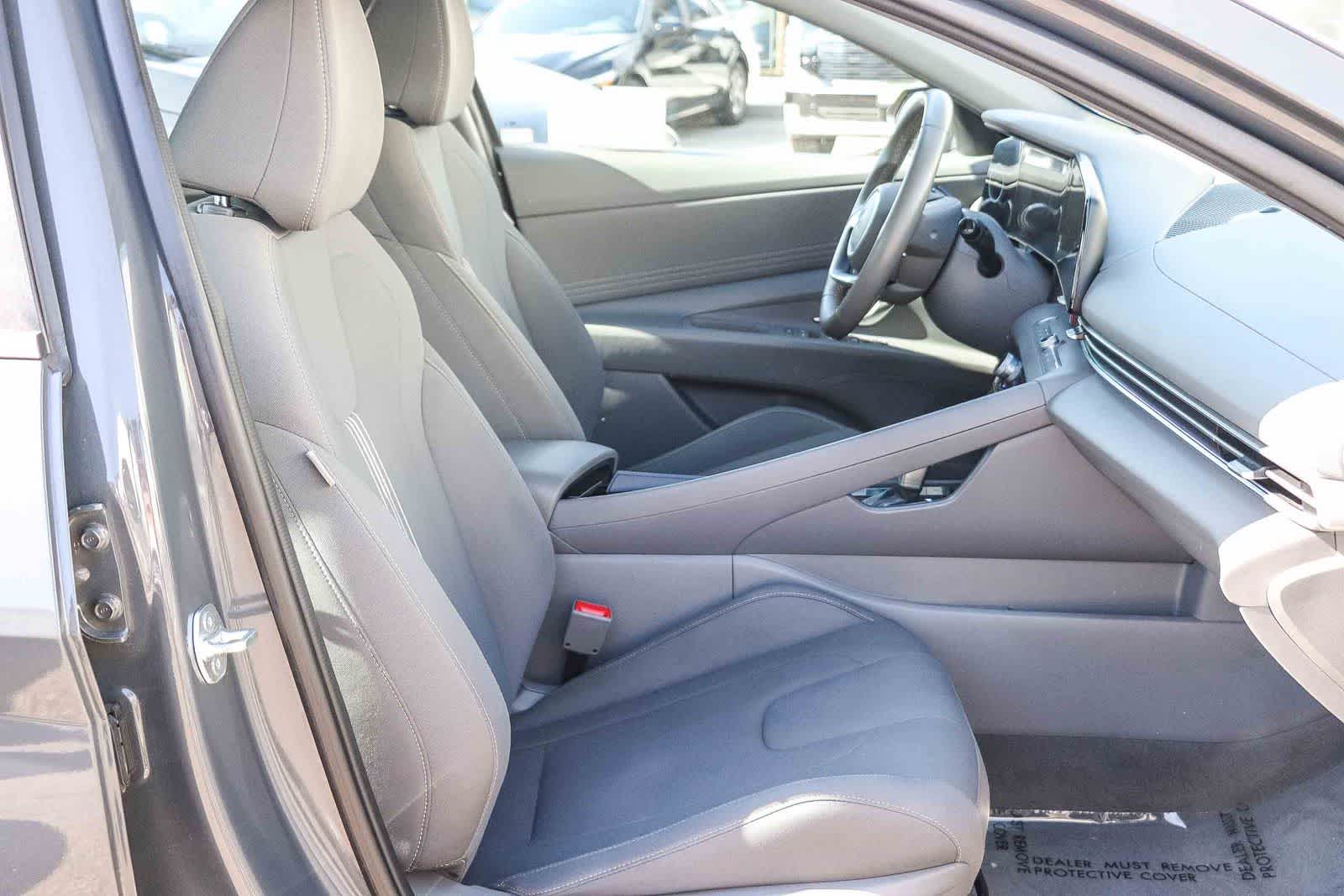 Thumbnail: 2025 Hyundai Elantra - 17