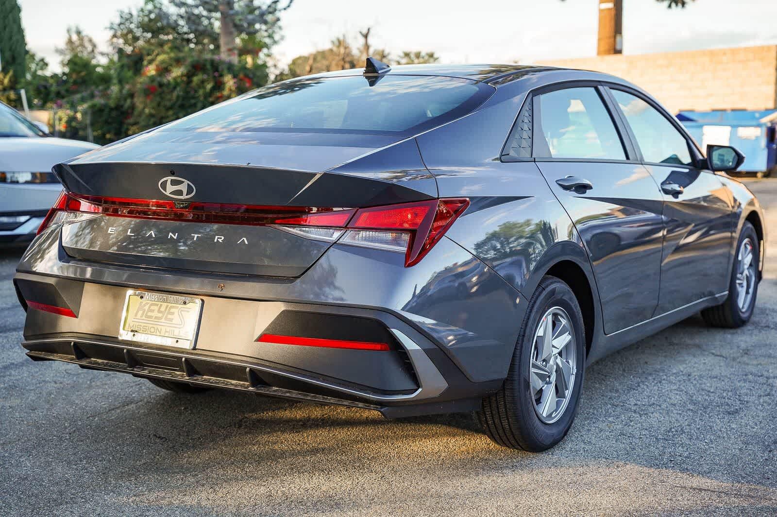 Thumbnail: 2026 Hyundai Elantra - 10