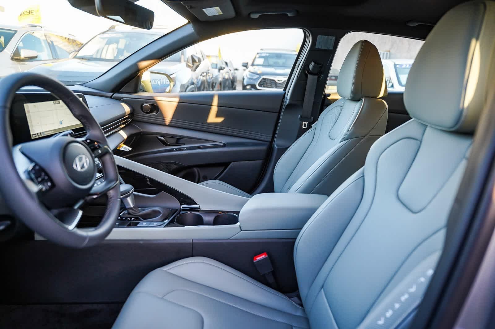 Thumbnail: 2025 Hyundai Elantra - 19