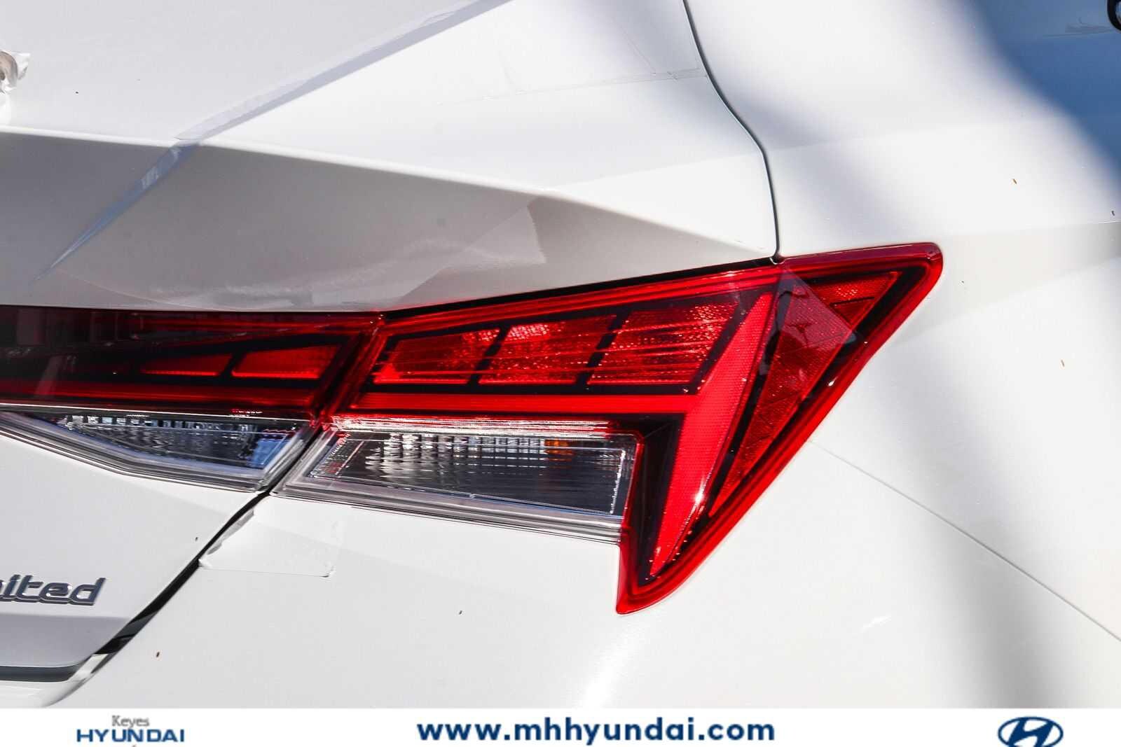 Thumbnail: 2026 Hyundai Elantra - 10