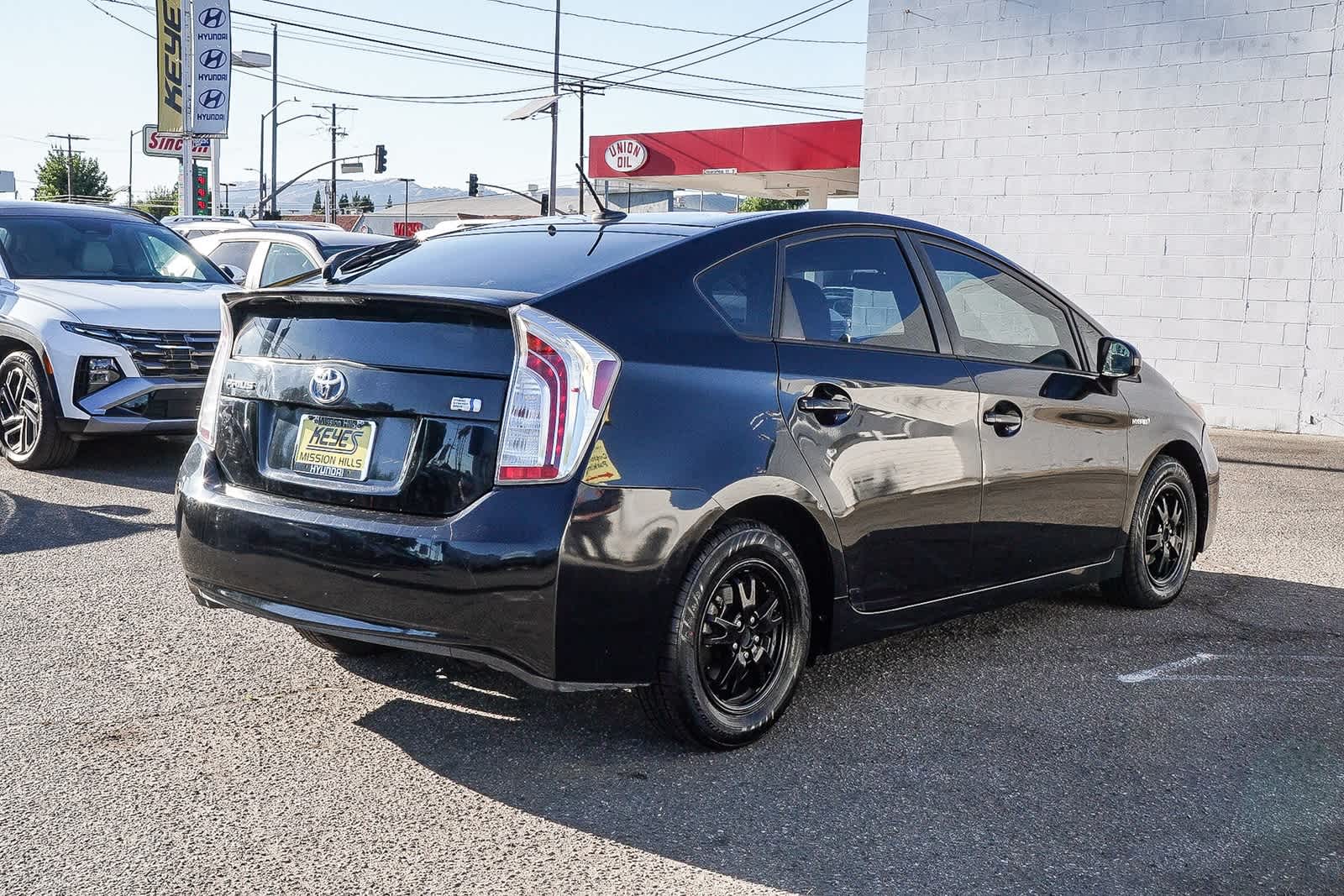 Thumbnail: 2015 Toyota Prius - 4