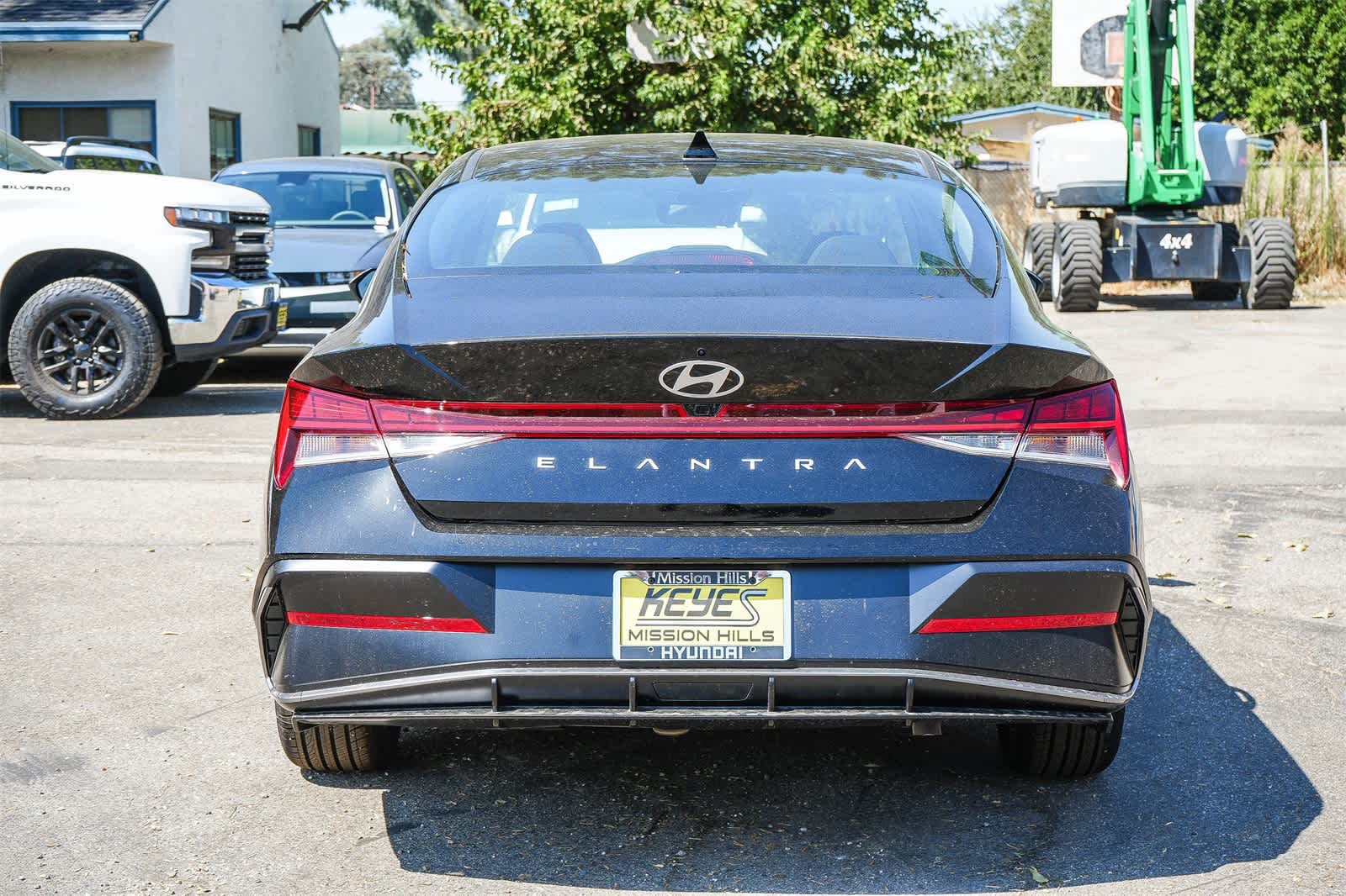 Thumbnail: 2025 Hyundai Elantra - 3