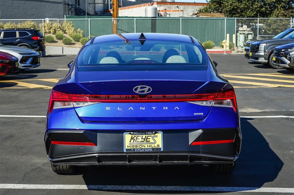 New 2025 Hyundai Elantra Hybrid Limited Sedan