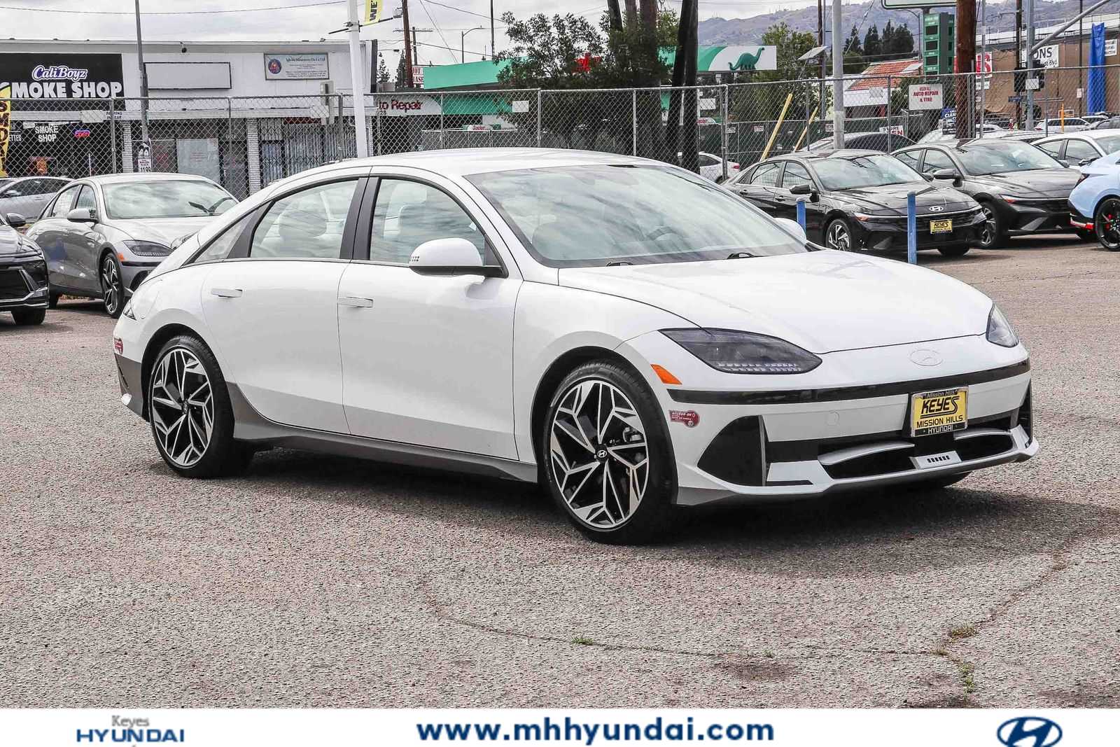 Thumbnail: 2024 Hyundai Ioniq 6 - 4