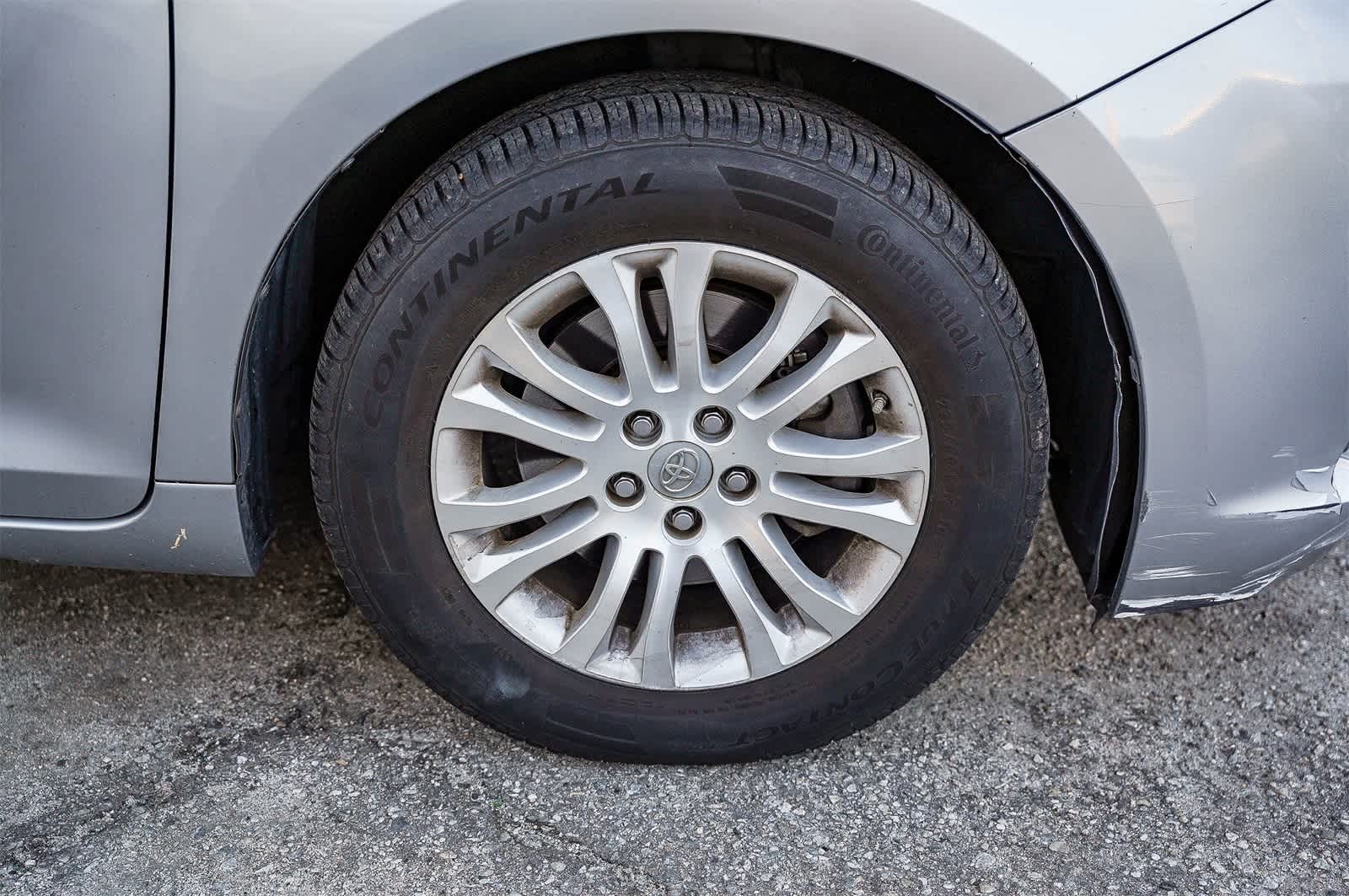 Thumbnail: 2013 Toyota Sienna - 6