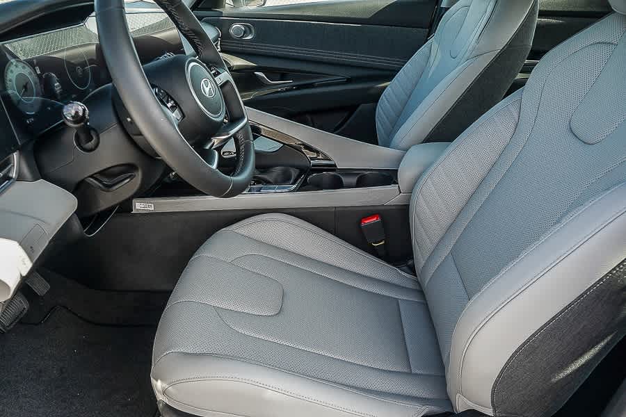 Thumbnail: 2025 Hyundai Elantra - 25