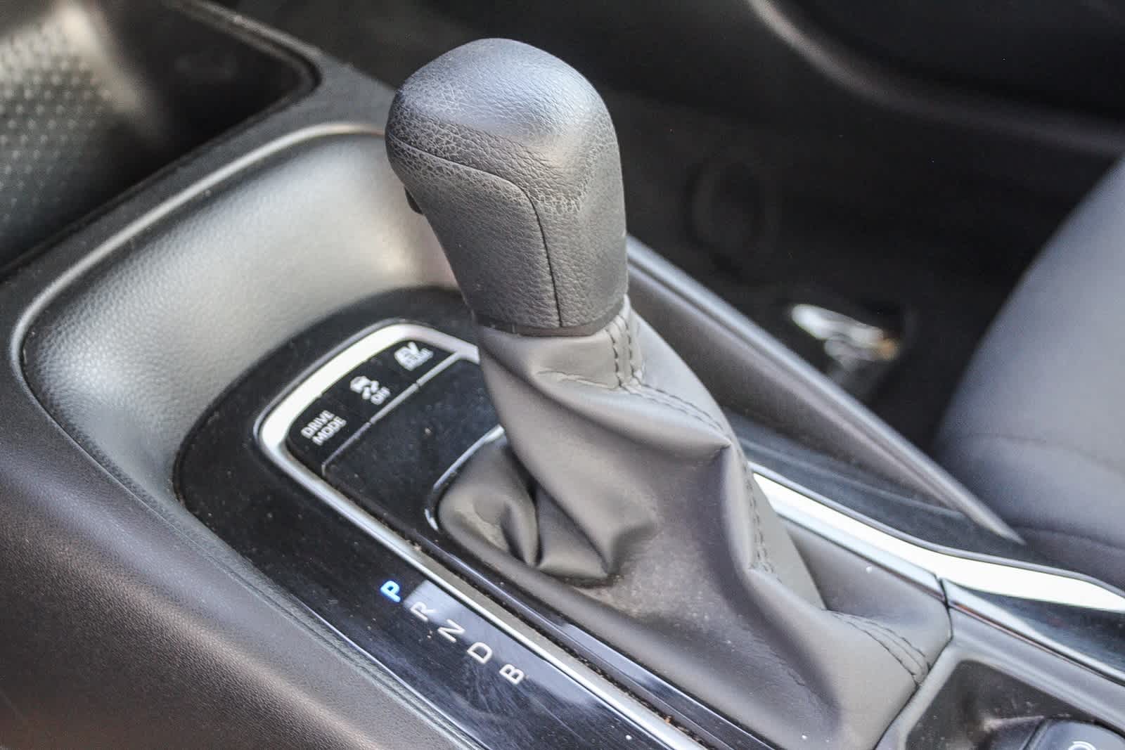 2022 Toyota Corolla LE 17
