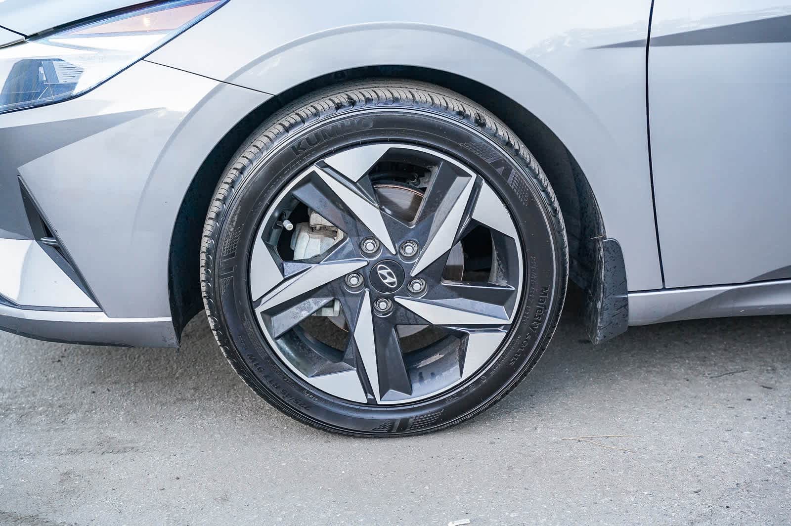 Thumbnail: 2023 Hyundai Elantra - 4