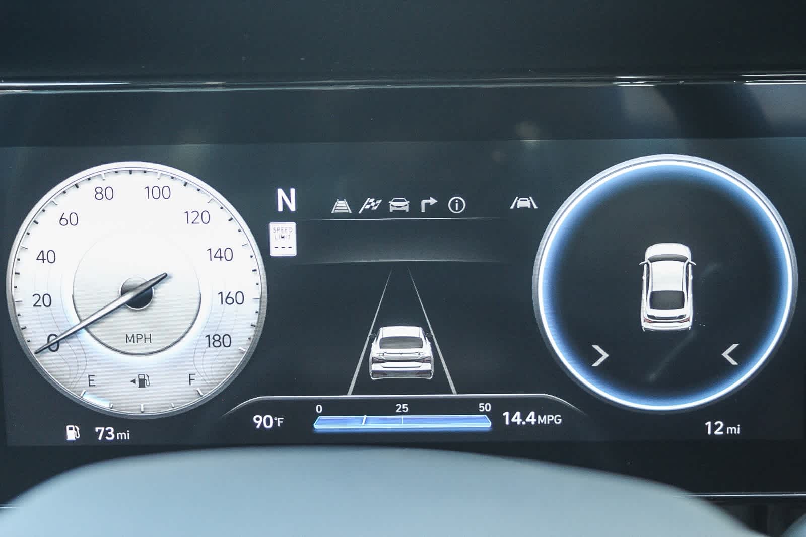 2025 Hyundai Elantra Base 22