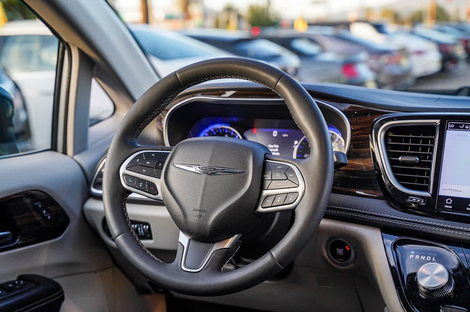 Thumbnail: 2023 Chrysler Pacifica - 15