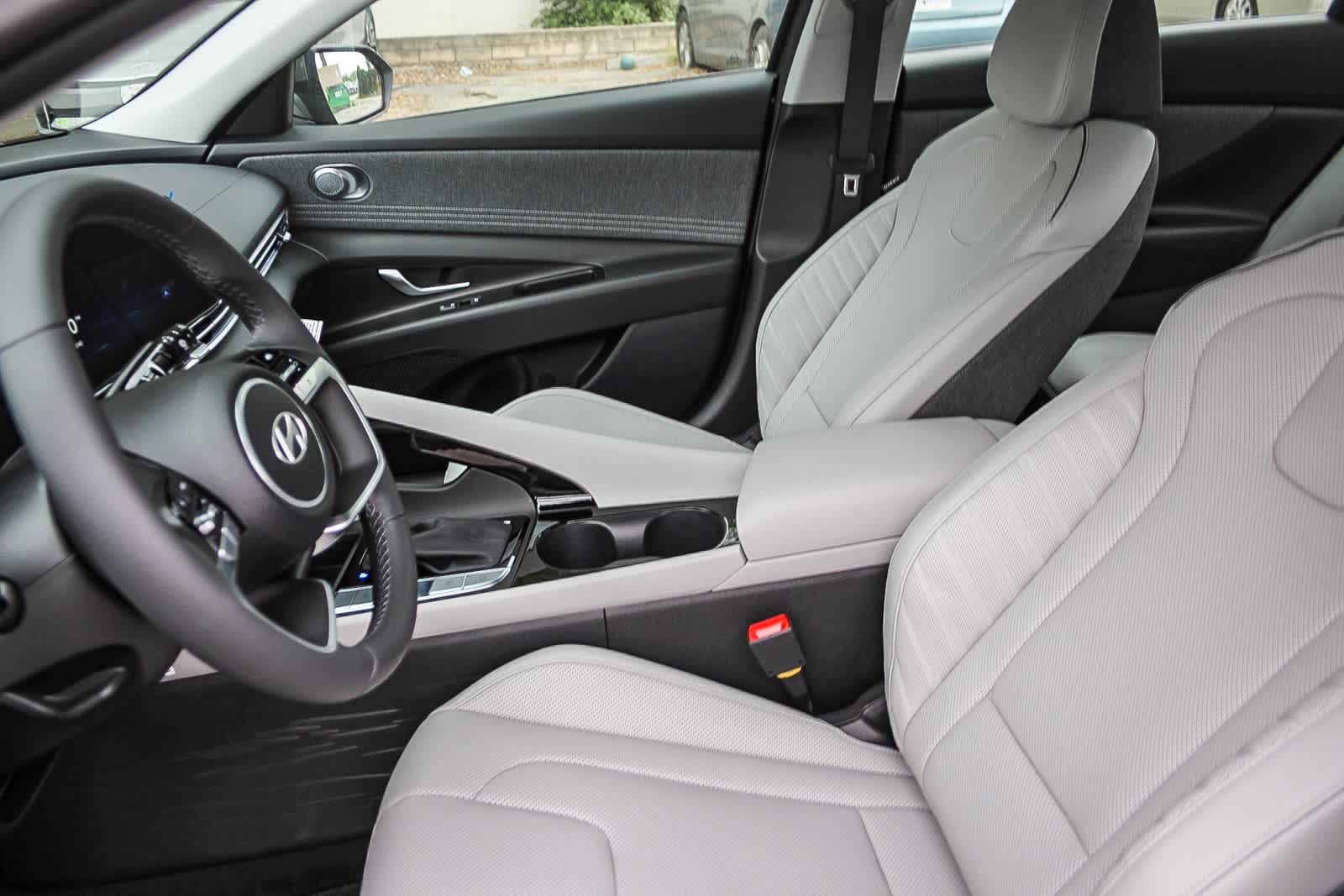 Thumbnail: 2025 Hyundai Elantra - 20