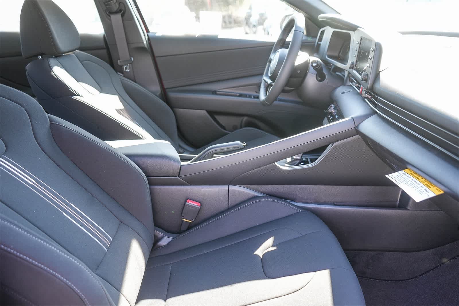 Thumbnail: 2025 Hyundai Elantra - 19
