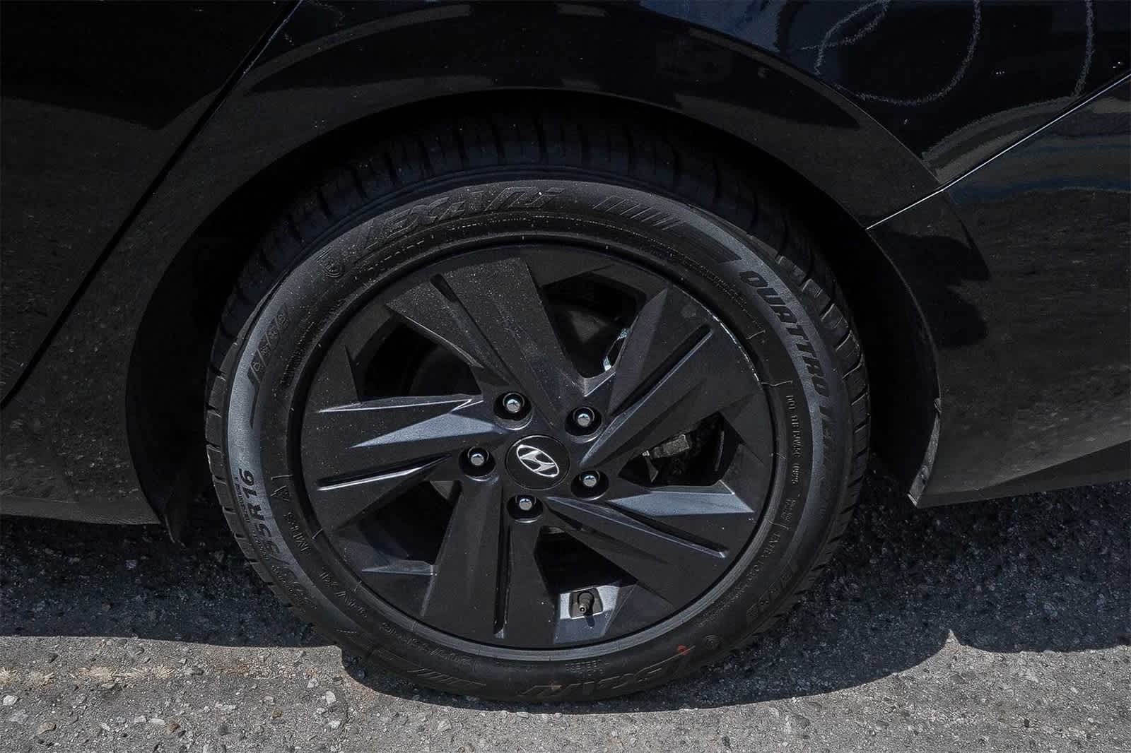 Thumbnail: 2022 Hyundai Elantra - 7