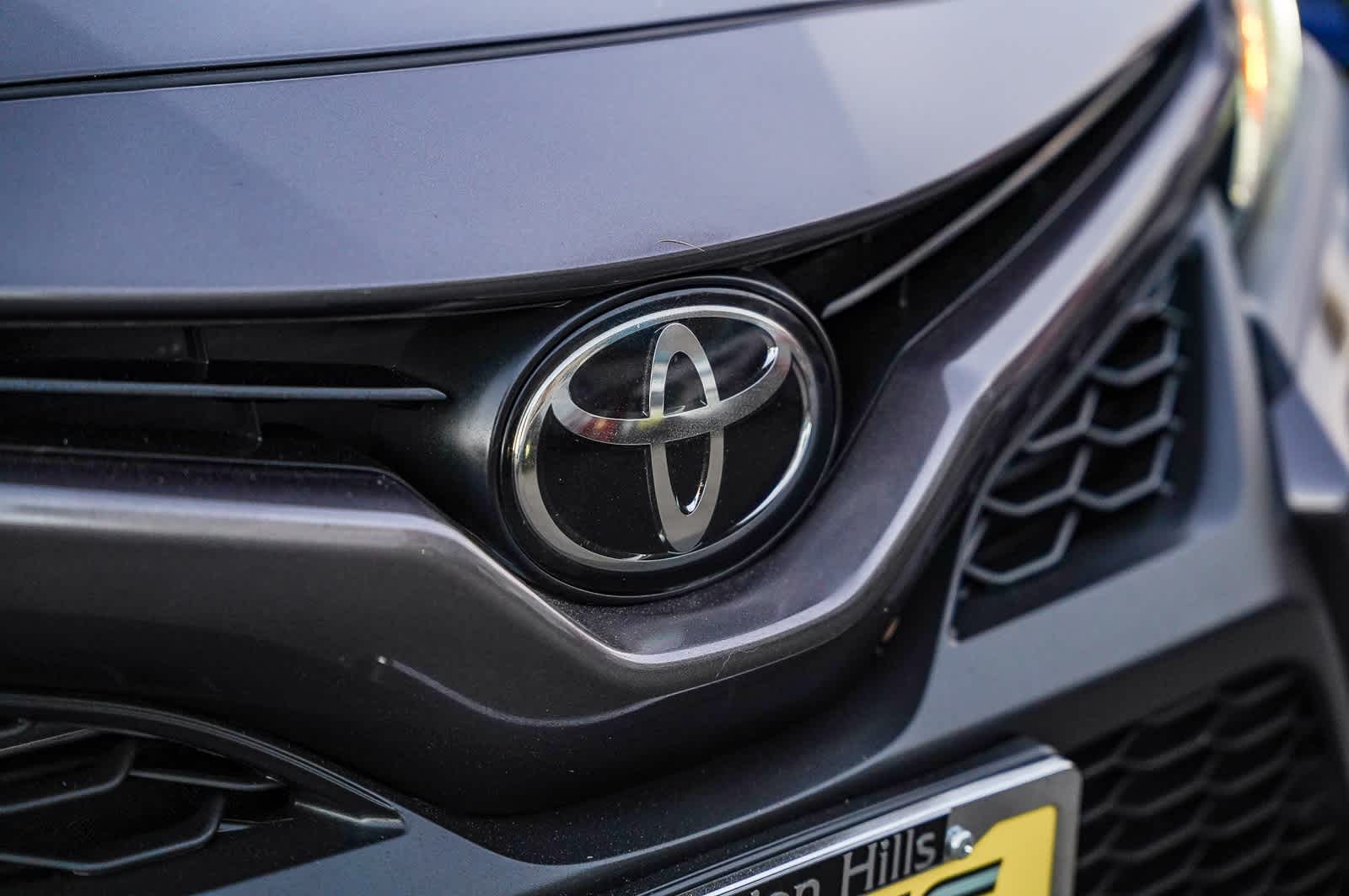 Thumbnail: 2022 Toyota Camry - 11