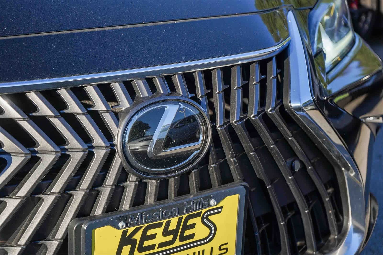 Thumbnail: 2023 Lexus ES - 11