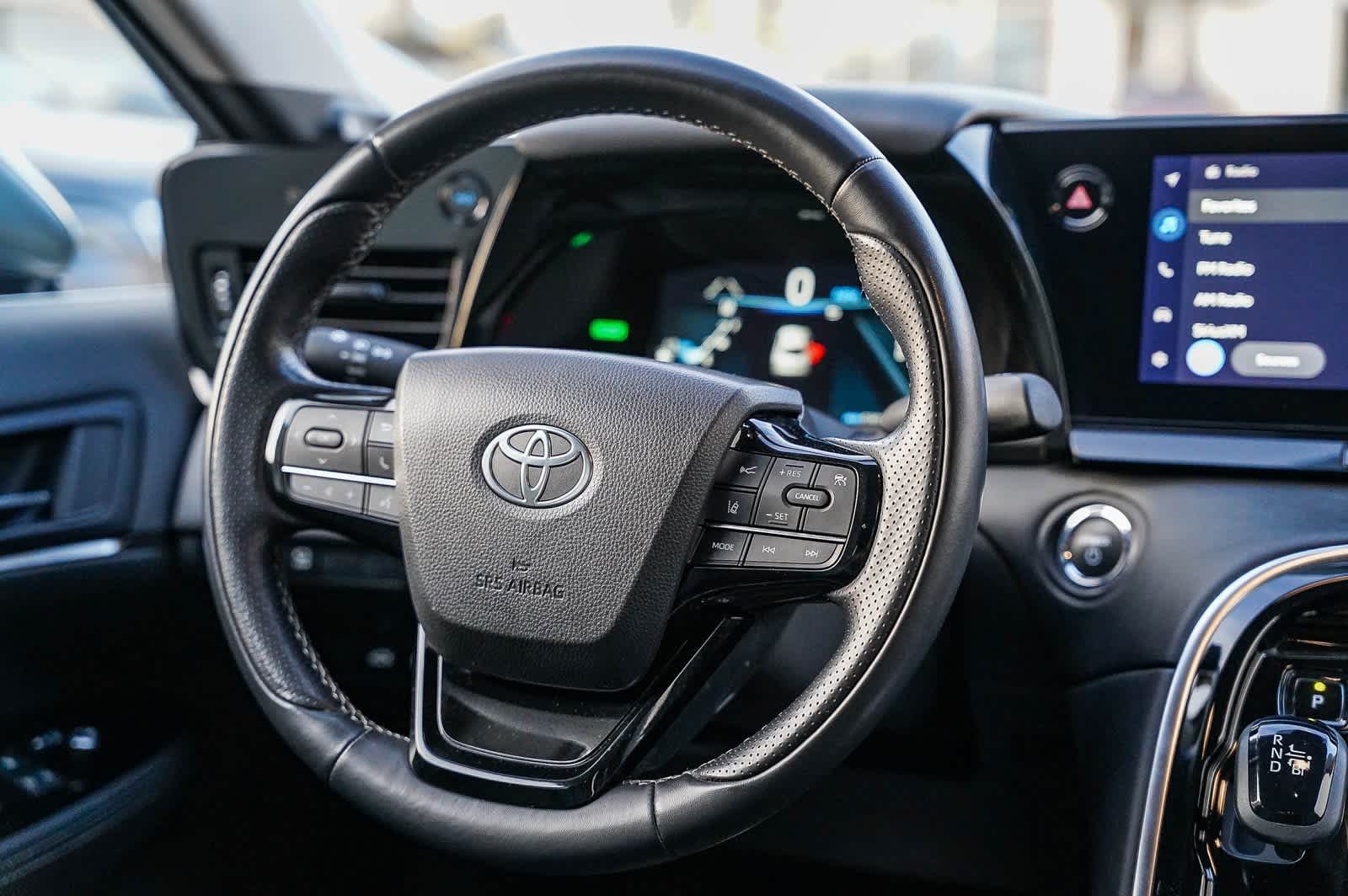 Thumbnail: 2023 Toyota Mirai - 15