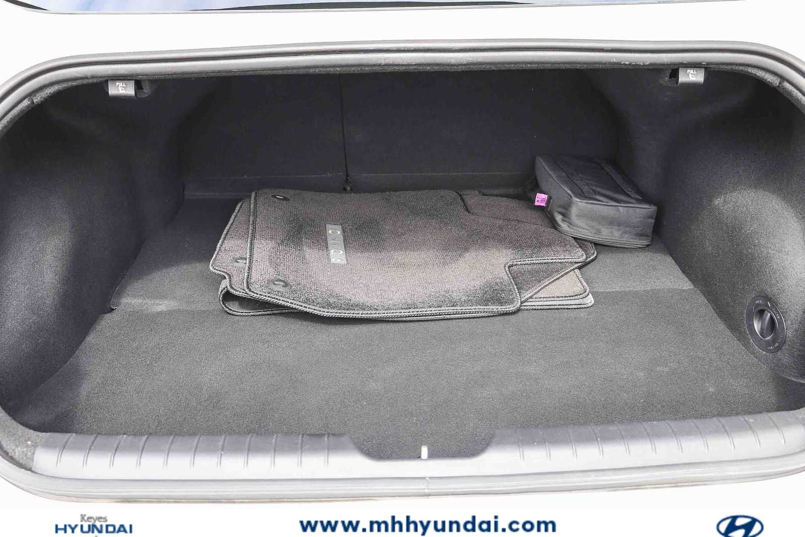 Thumbnail: 2024 Hyundai Ioniq 6 - 24