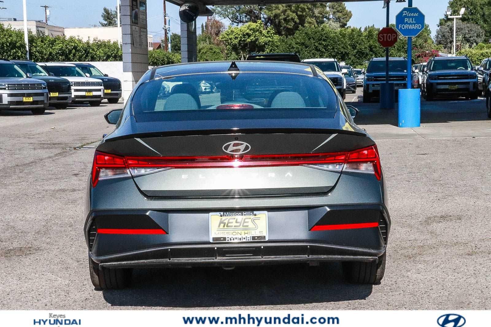 Thumbnail: 2026 Hyundai Elantra - 3