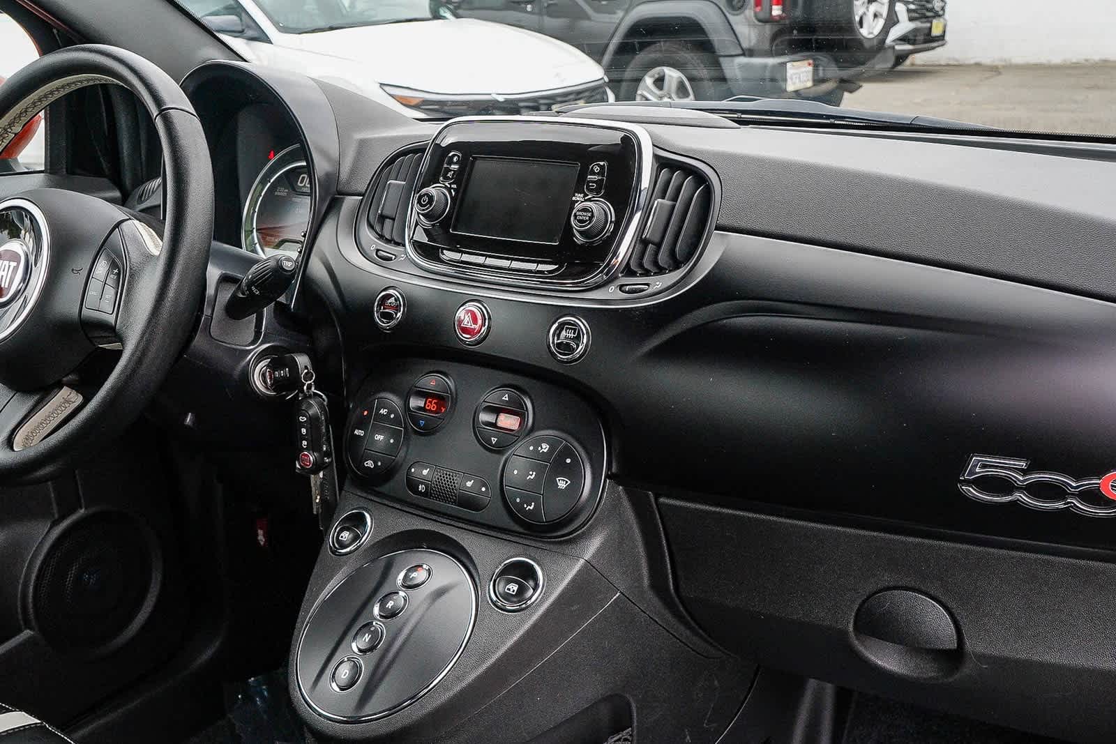 Thumbnail: 2019 Fiat 500e - 14