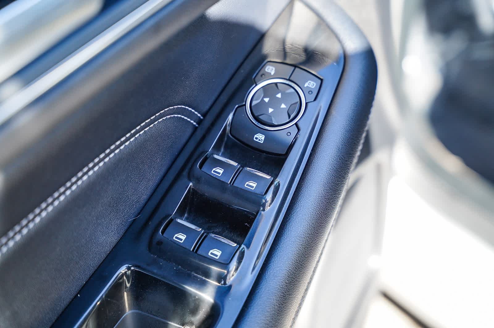 Thumbnail: 2018 Ford Edge - 19