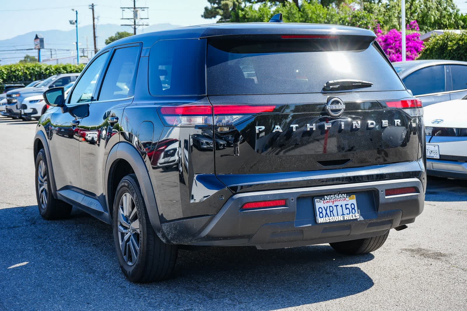 Used 2022 Nissan Pathfinder S with VIN 5N1DR3AA1NC209734 for sale in Mission Hills, CA