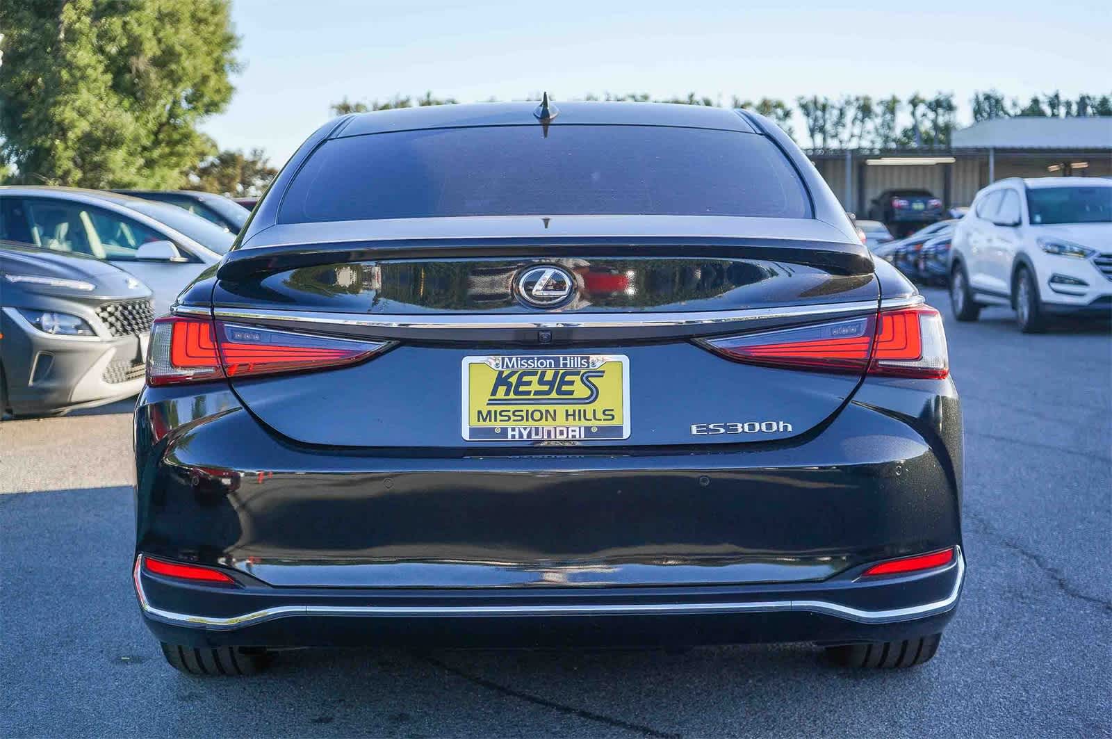 Thumbnail: 2023 Lexus ES - 7