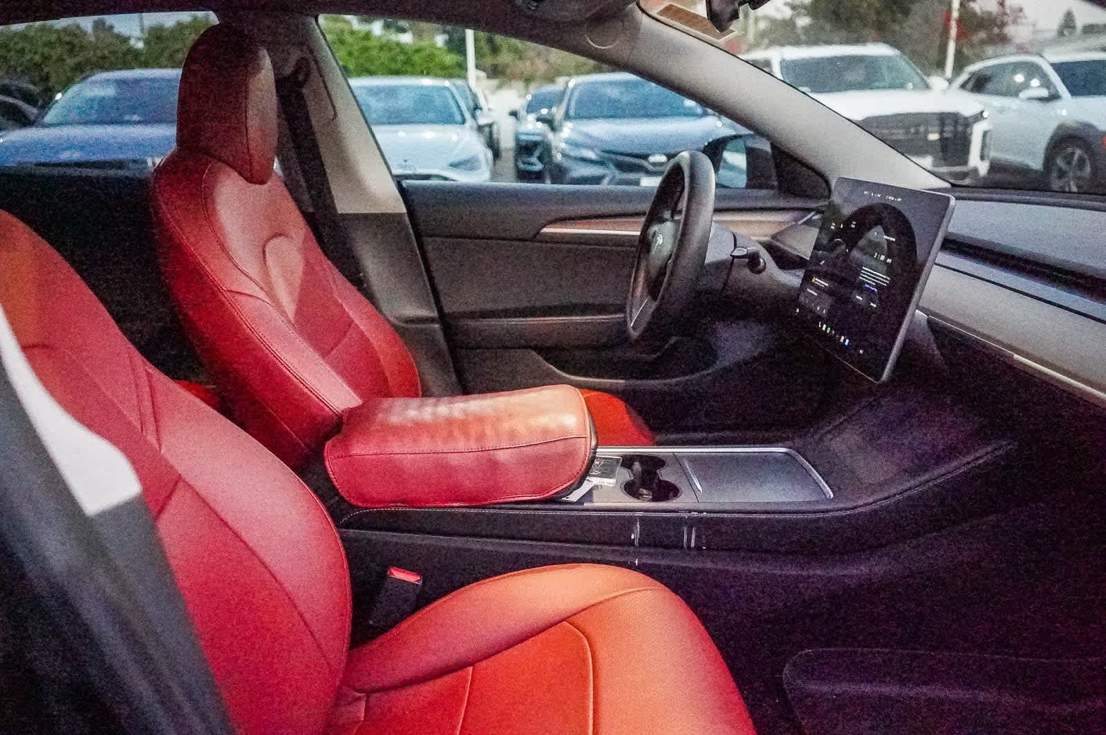 Thumbnail: 2022 Tesla Model 3 - 11