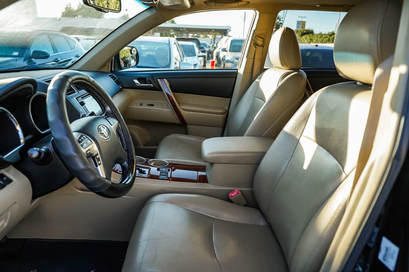 Thumbnail: 2013 Toyota Highlander - 17