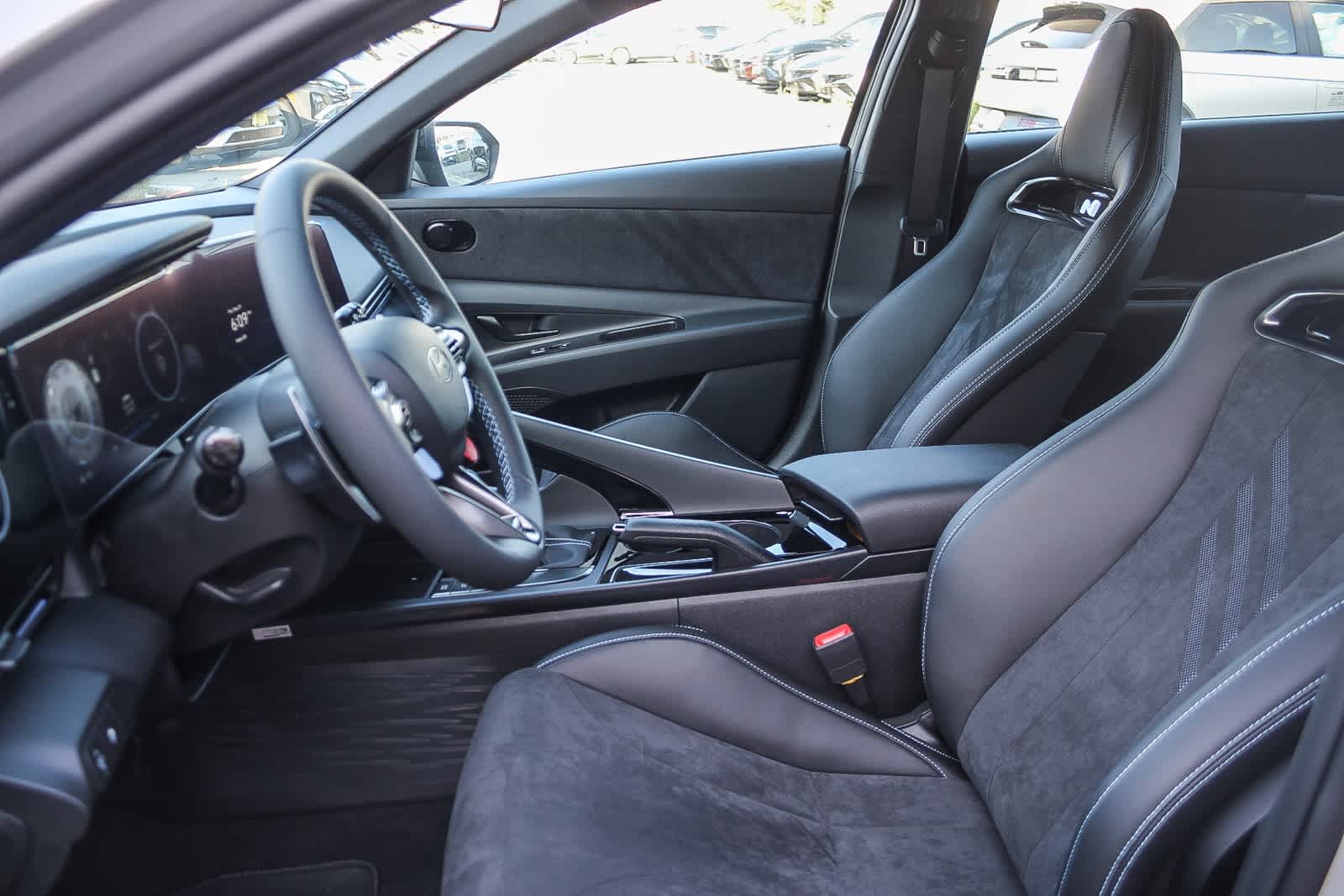 2025 Hyundai Elantra Base 15