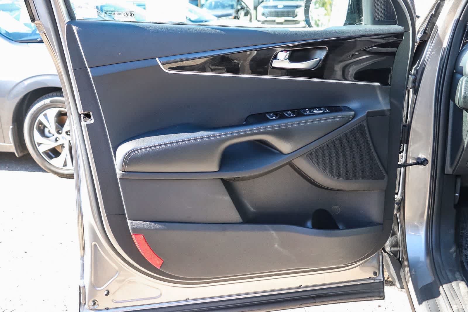 Thumbnail: 2019 Kia Sorento - 21