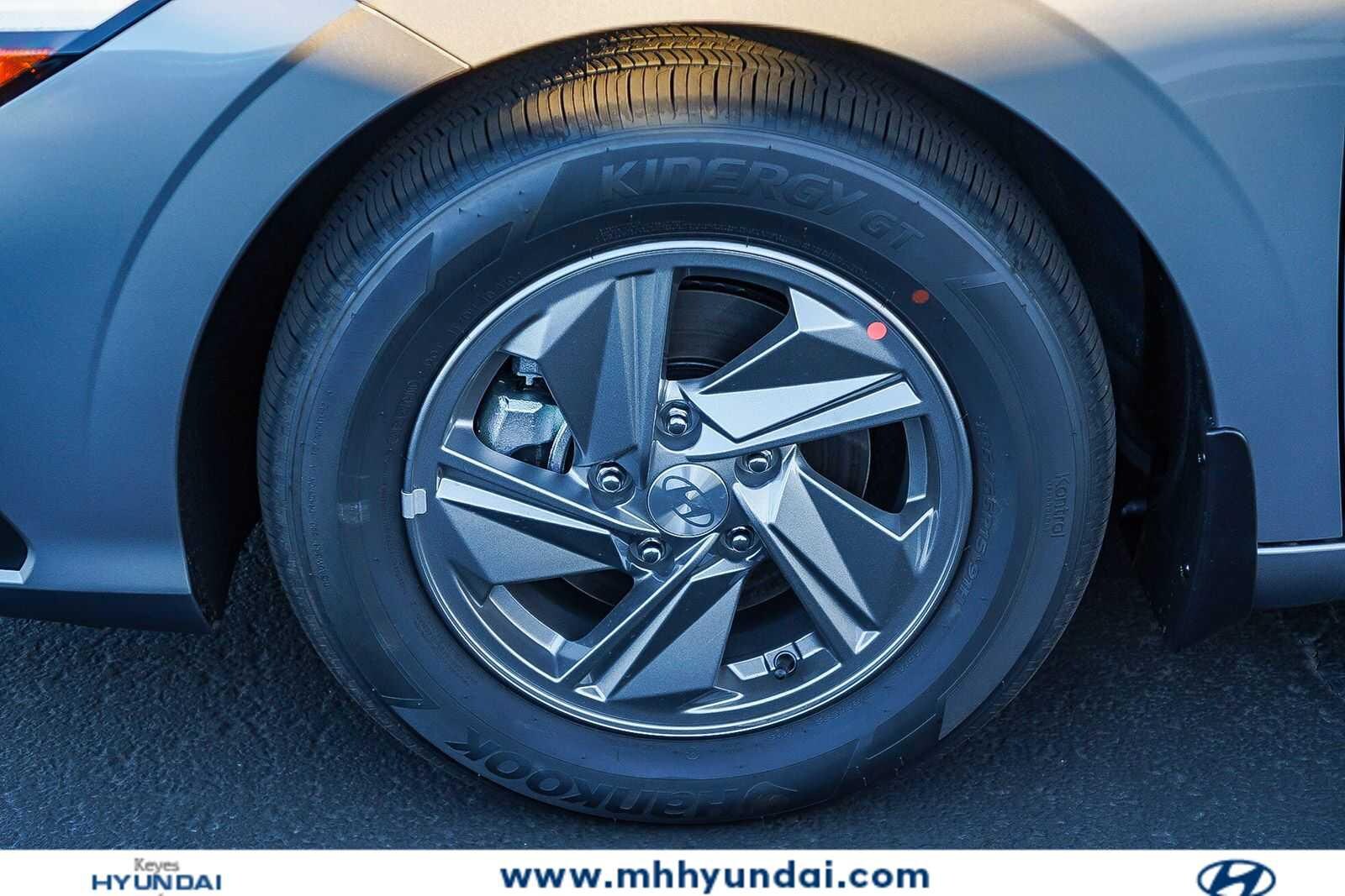 Thumbnail: 2026 Hyundai Elantra - 10