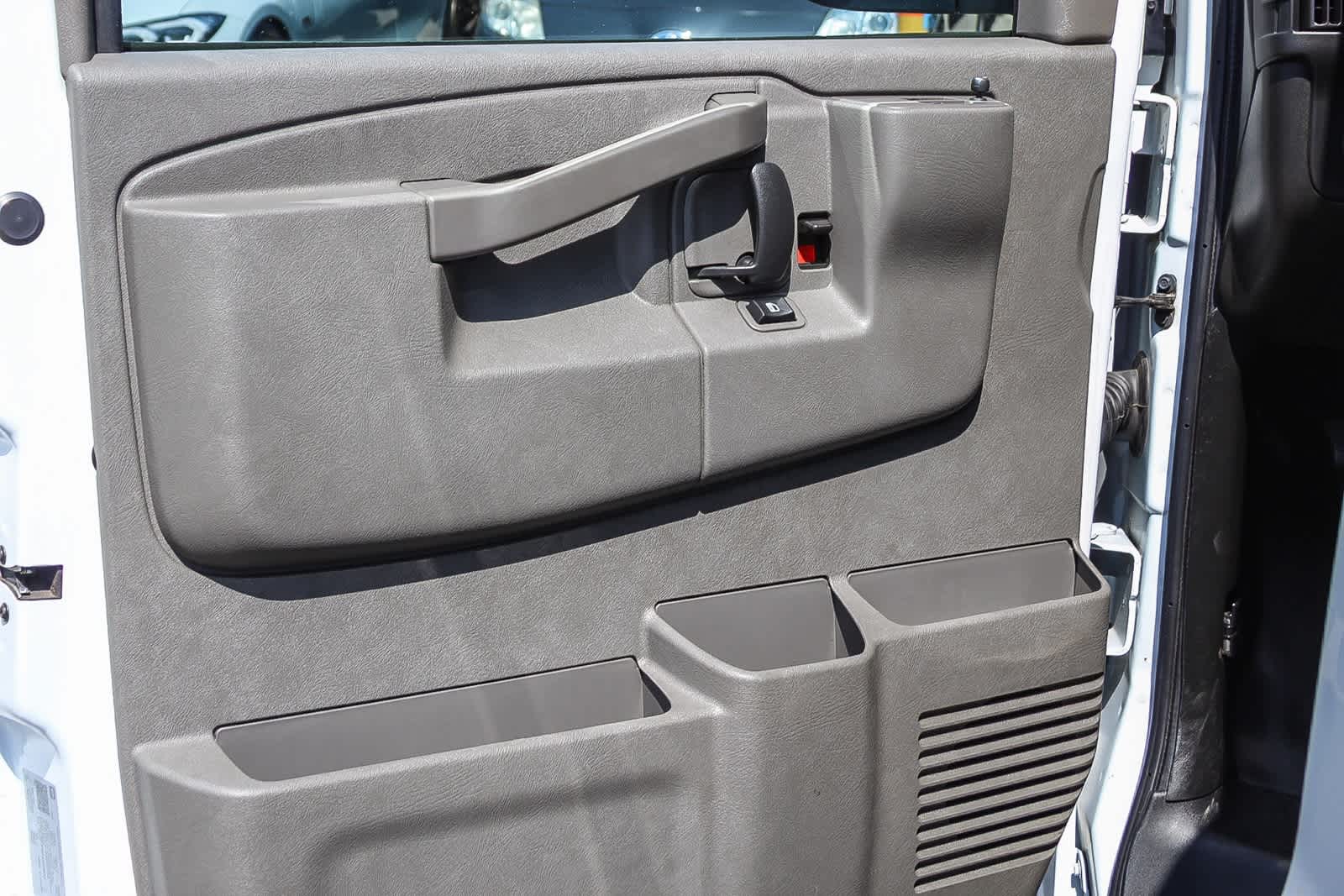 Thumbnail: 2023 GMC Savana - 21