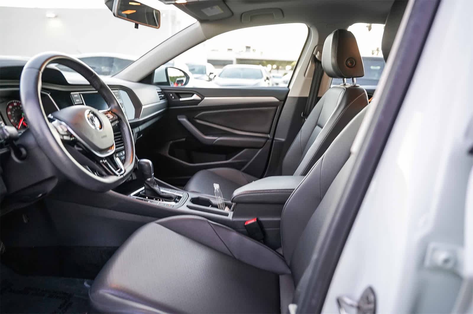 Thumbnail: 2019 Volkswagen Jetta - 16