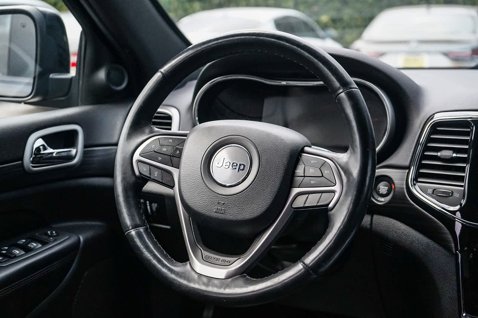 Thumbnail: 2020 Jeep Grand Cherokee - 15