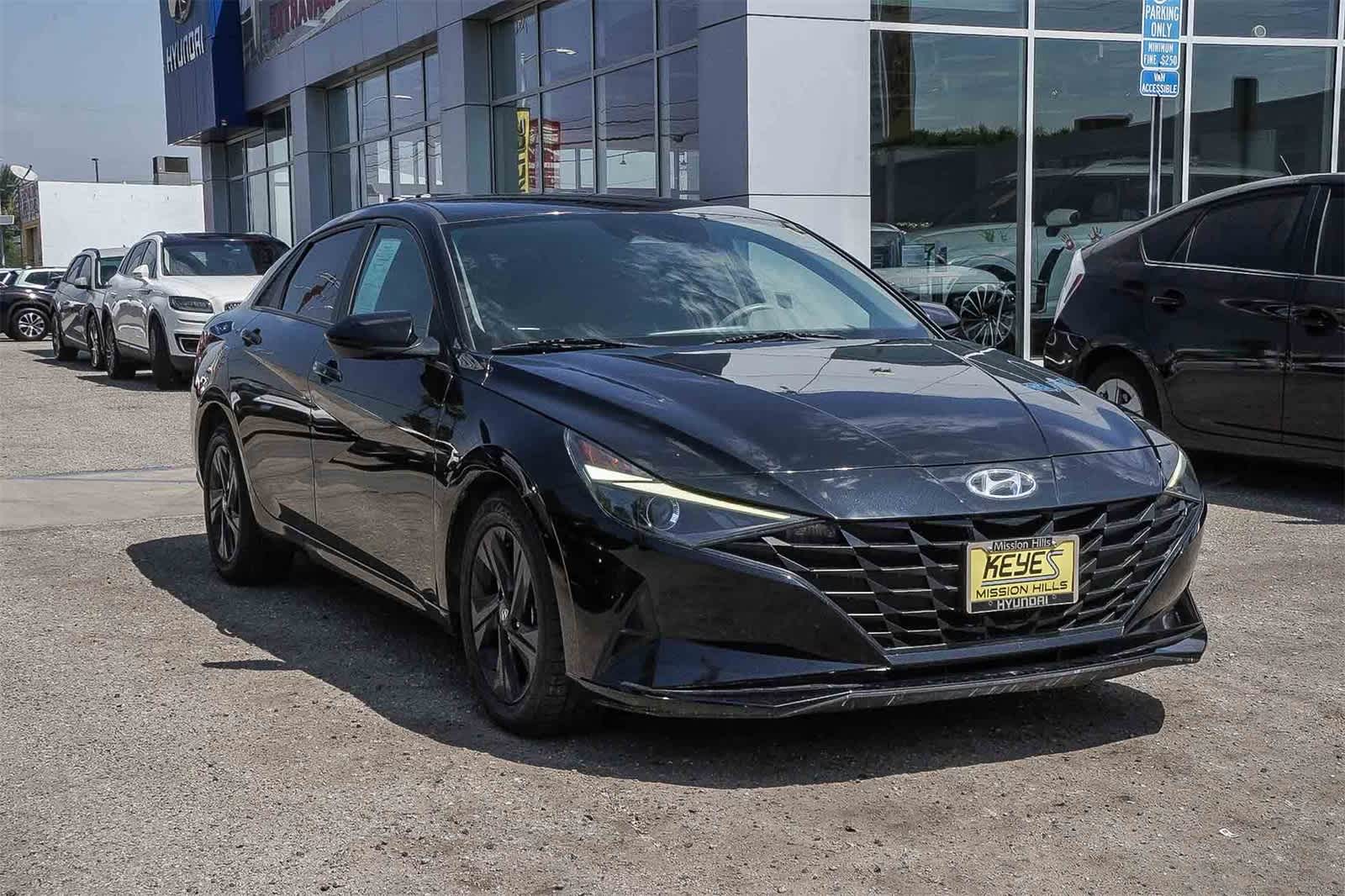 Thumbnail: 2022 Hyundai Elantra - 3