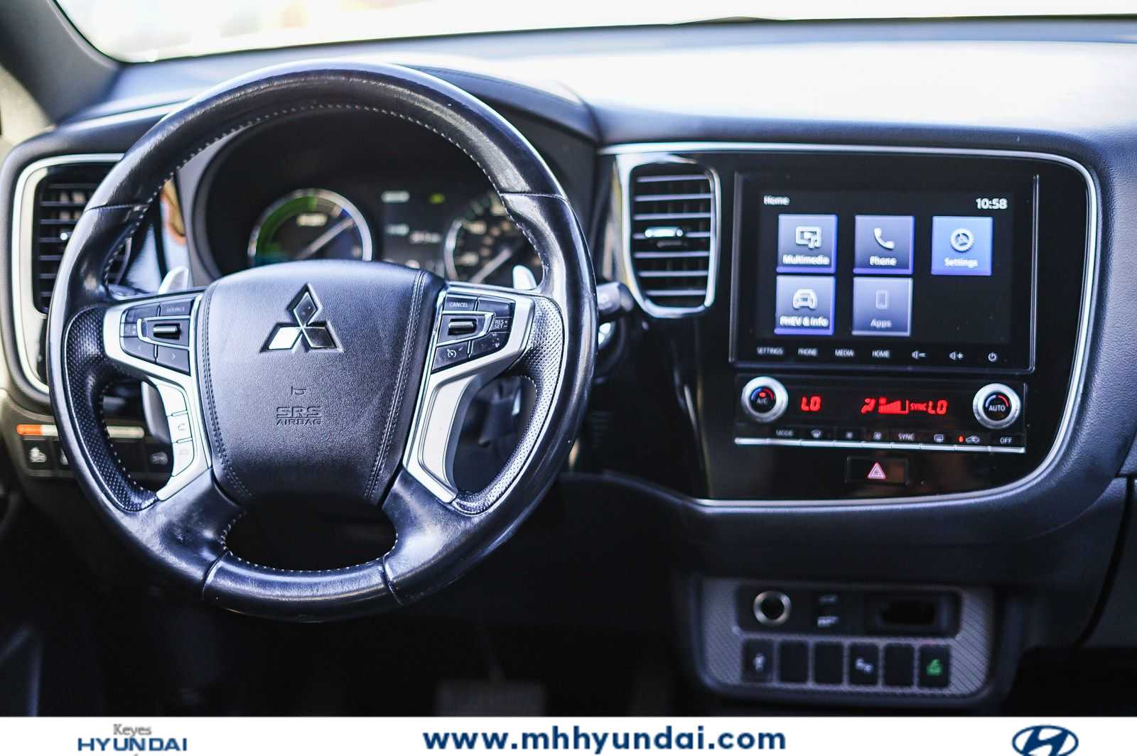 Thumbnail: 2022 Mitsubishi Outlander - 11