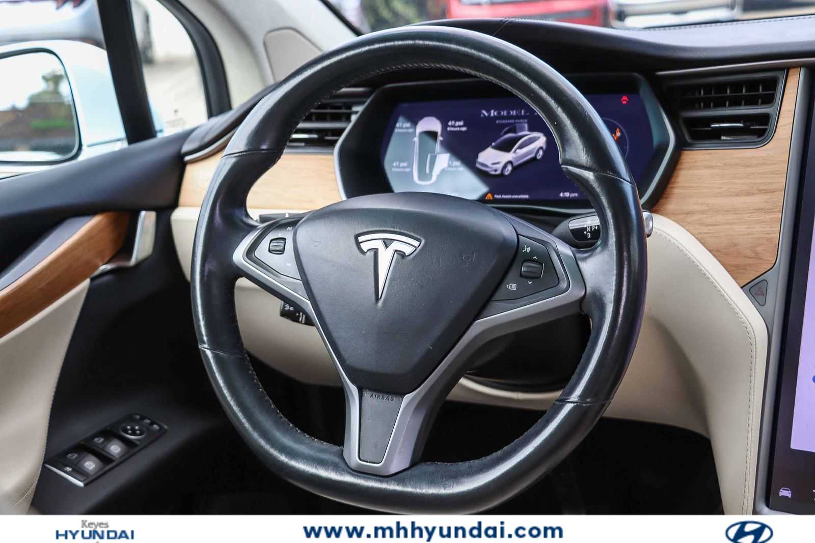 Thumbnail: 2019 Tesla Model X - 14