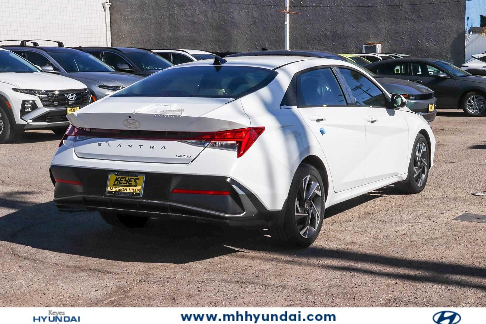 Thumbnail: 2026 Hyundai Elantra - 4