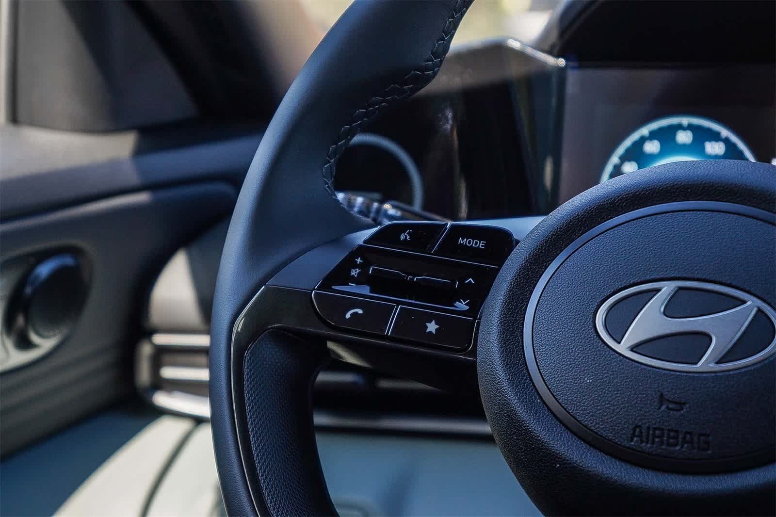 Thumbnail: 2025 Hyundai Elantra - 17