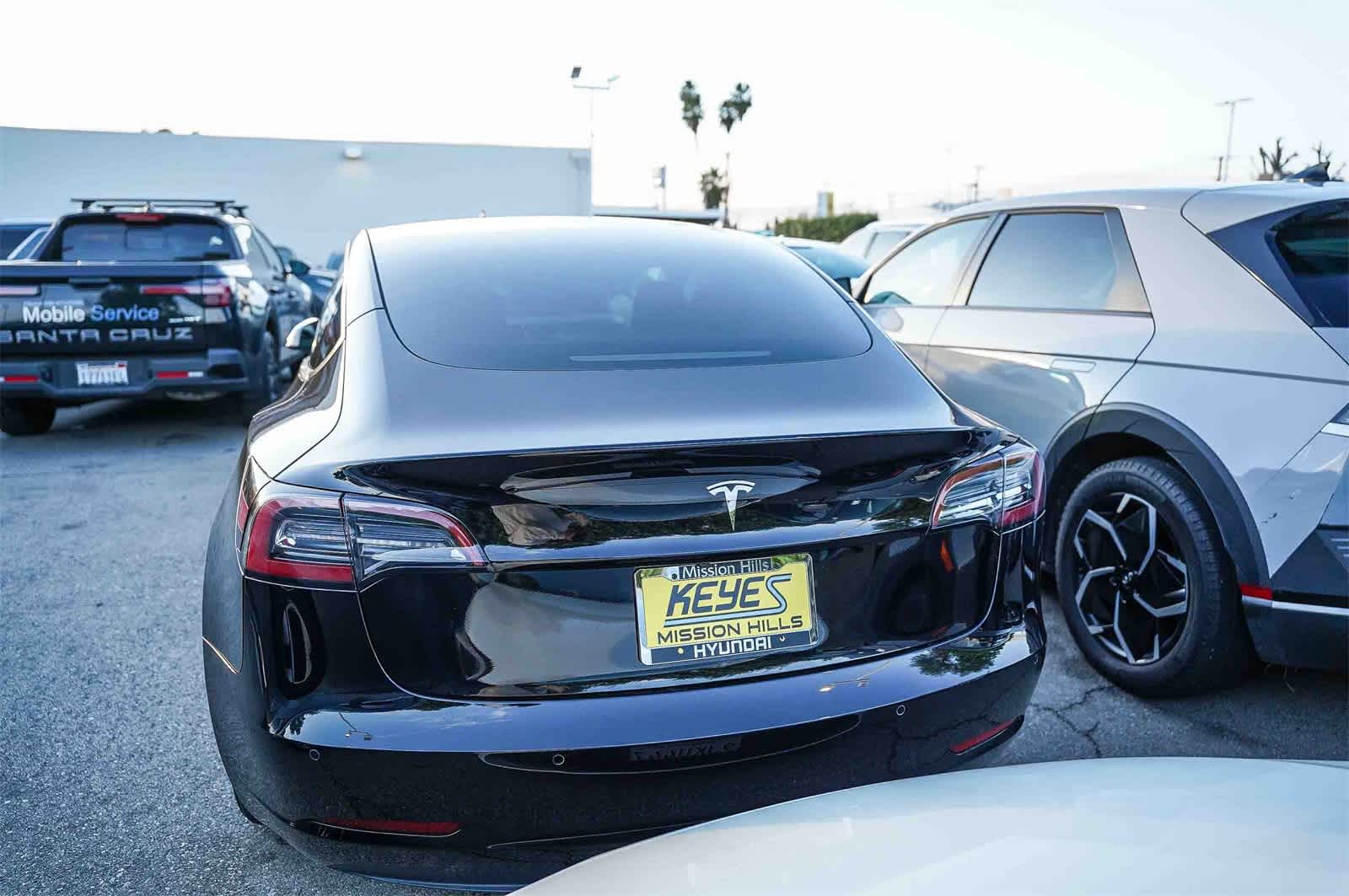 Thumbnail: 2022 Tesla Model 3 - 16