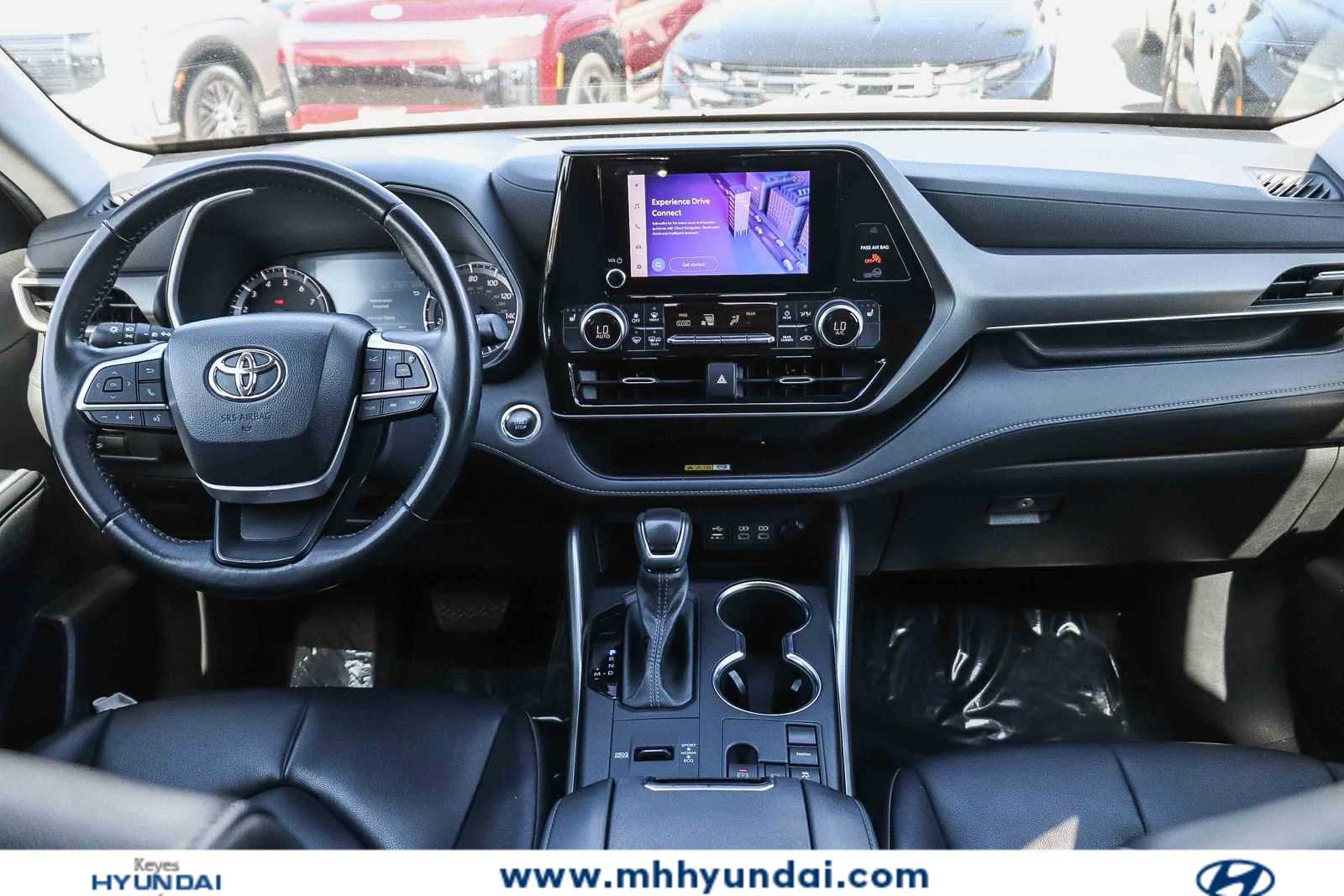 Thumbnail: 2023 Toyota Highlander - 12