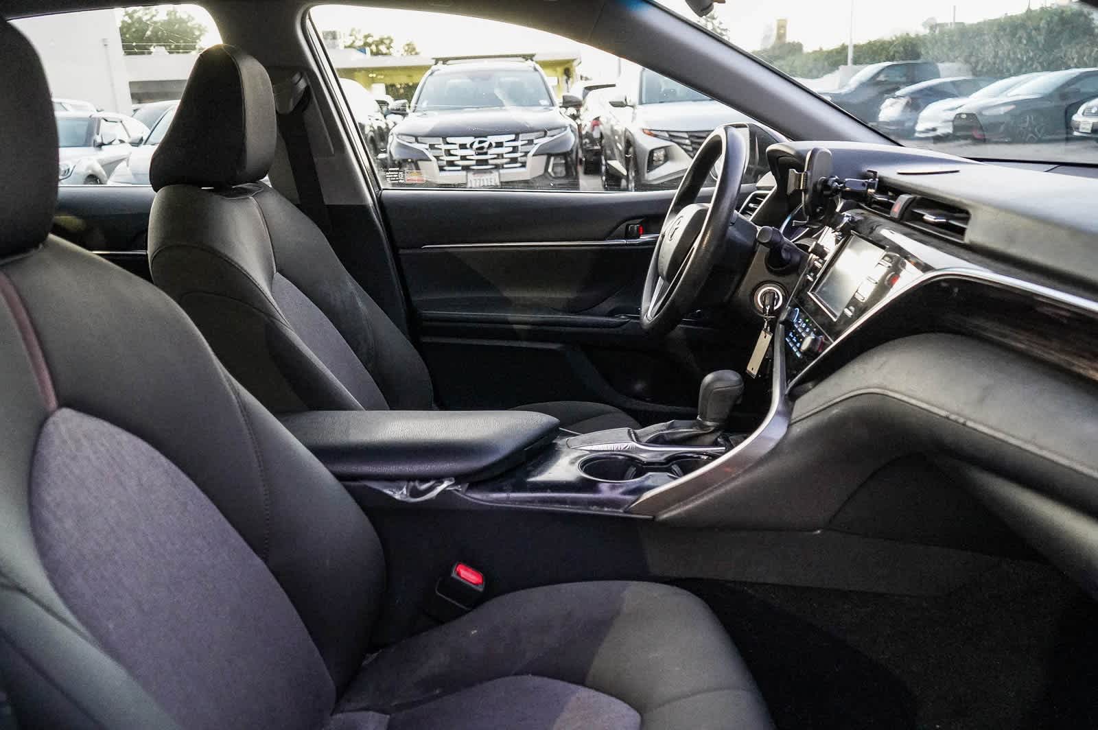 Thumbnail: 2018 Toyota Camry - 16