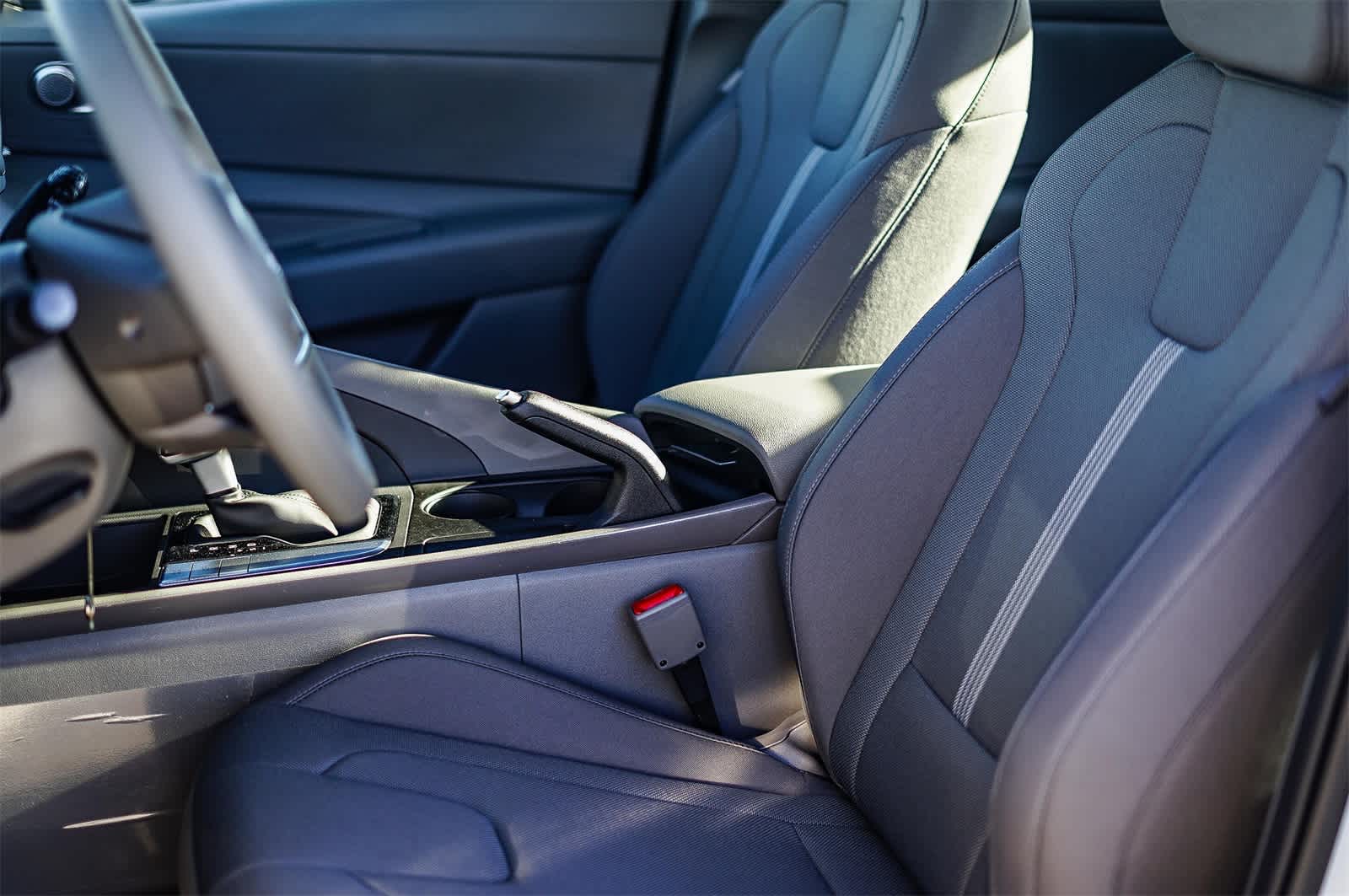 Thumbnail: 2025 Hyundai Elantra - 20