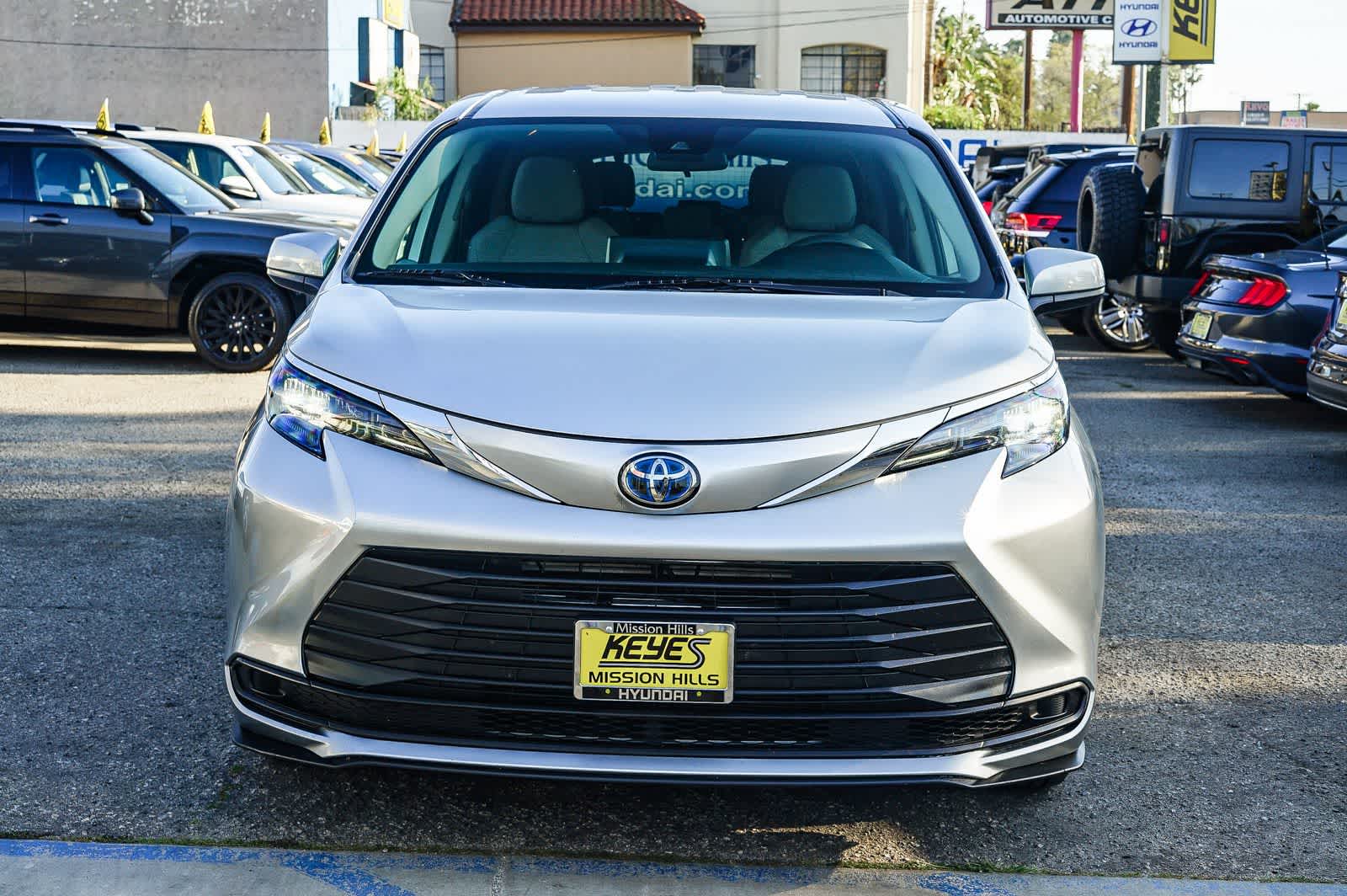 Thumbnail: 2024 Toyota Sienna - 6