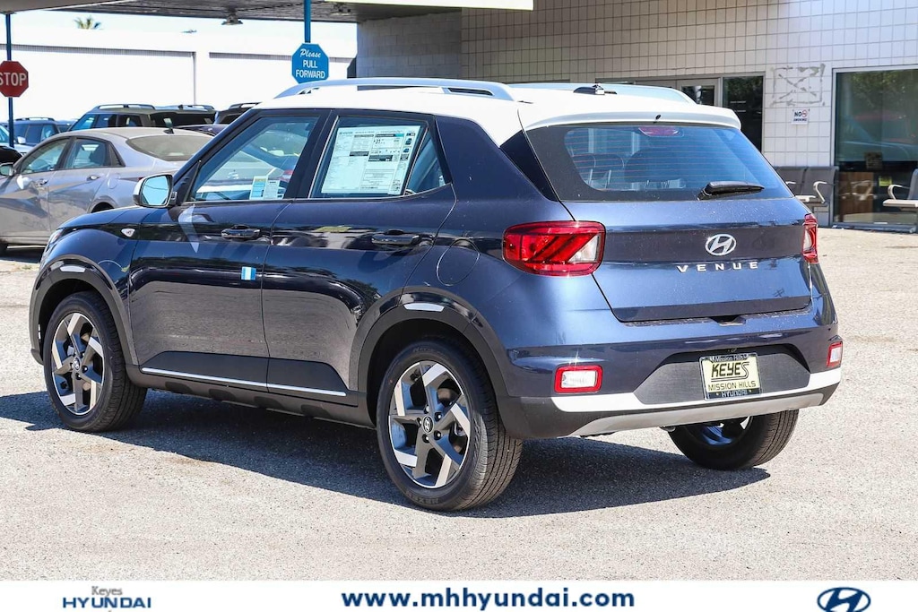 New 2026 Hyundai Venue SEL w/Two-Tone Roof SUV